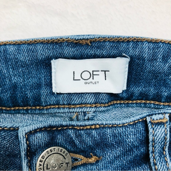 Loft Outlet Curvy Straight Blue Jeans | Size 0 - Picture 3 of 7